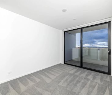 North Facing Executive 2 Bedroom Apartment - Photo 4