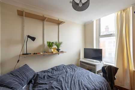 5 bedroom maisonette to rent - Photo 4