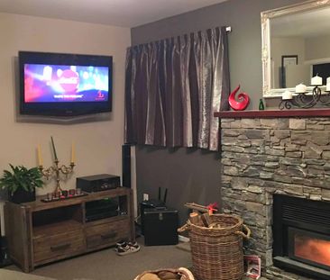 3 Bedroom with outside studio! - Photo 2