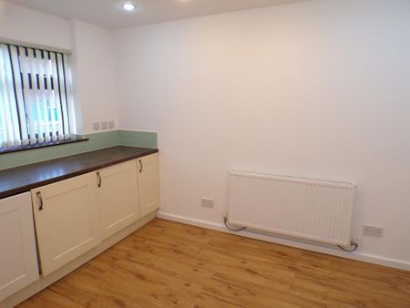 3 bedroom link detached house to rent - Photo 2