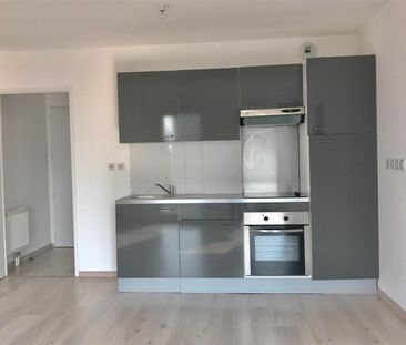 Location Appartement 2 pièces 42m² LILLE 59000 - Photo 3