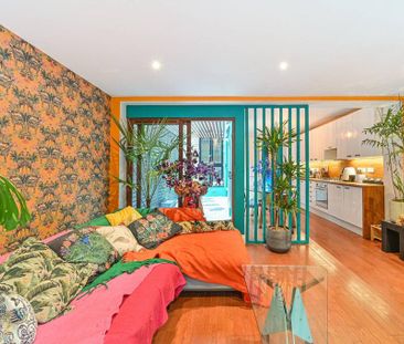 2 bedroom flat to rent - Photo 2