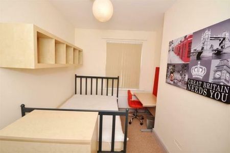 3 bedroom flat to rent - Photo 2