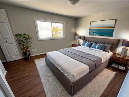 Two Bedroom Townhouse - Photo 4