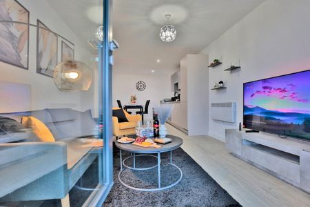 2 Bed Flat, Furness Quay, M50 - Photo 4