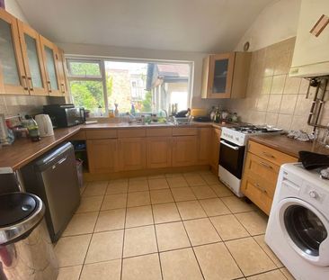 Harlaxton Drive Lenton, Nottingham - Photo 2