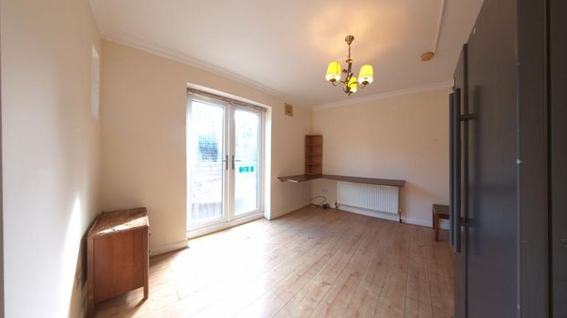 5 bedroom detached house to rent - Photo 1