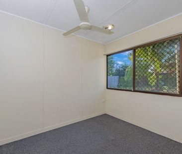 Freshly Painted Family Home in a Quiet Court - Ready to Move In! - Photo 3