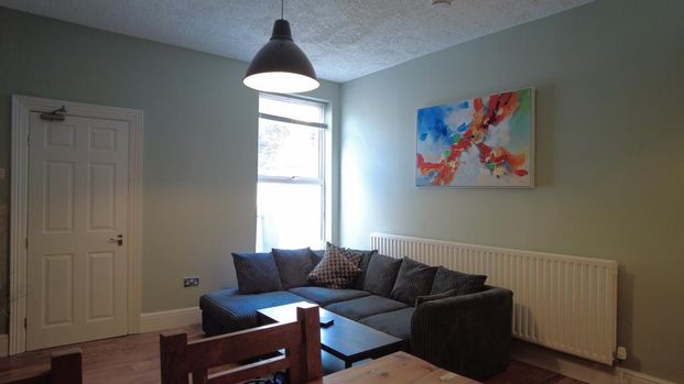 4 bedroom terraced house to rent - Photo 1