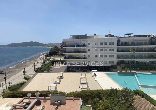 Sea front apartment of 2 bedrooms to rent in Es Vive, Ibiza