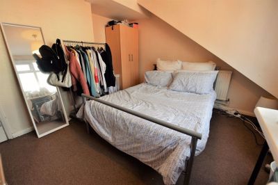 3 bedroom House in Burley Lodge Terrace, Leeds - Photo 5