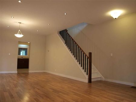 For Lease - 176 Coxwell Avenue, Toronto, Ontario - Photo 3