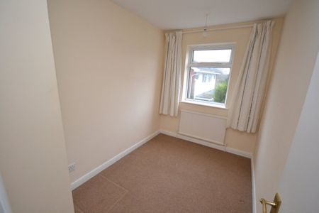 3 bed Link Detached for Rent - Photo 4