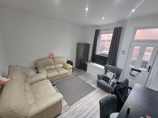 1 bedroom in a house share to rent - Photo 1