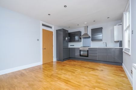 Strathleven Road, London, SW2 - Photo 2