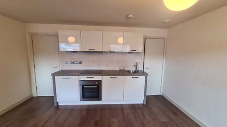 Upper Blakeridge Lane, Batley, West Yorkshire, WF17 - Photo 5