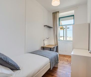 Calçada do Marquês de Abrantes, Lisbon, Lisbon 1200-163 - Photo 4