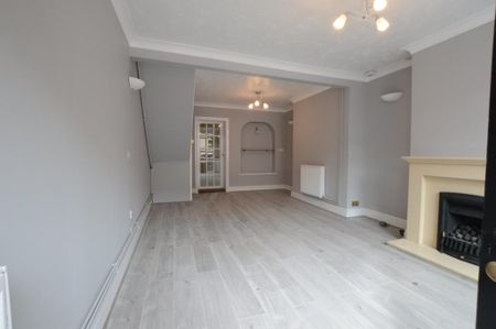 2 bedroom terraced house to rent - Photo 2