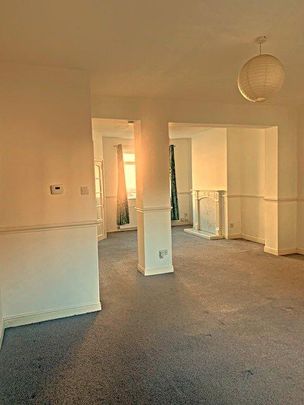 4 bedroom terraced house to rent - Photo 1