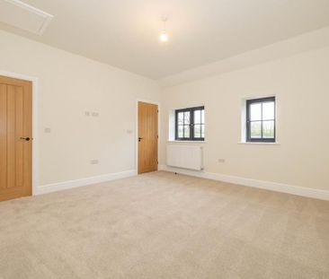 4 bedroom semi-detached house to rent - Photo 3