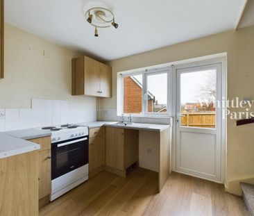 2 bedroom terraced house to rent - Photo 2