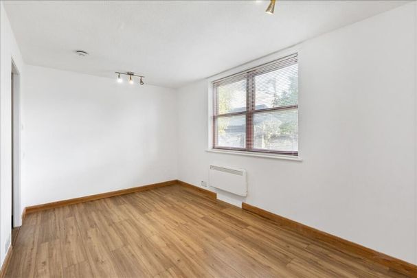 Studio Flat, Spencer Mews, W6 - Photo 1