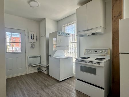 Métro Frontenac : Logement d’une chambre à coucher avec cour arrière, offert en location semi-meublé ! - Photo 4