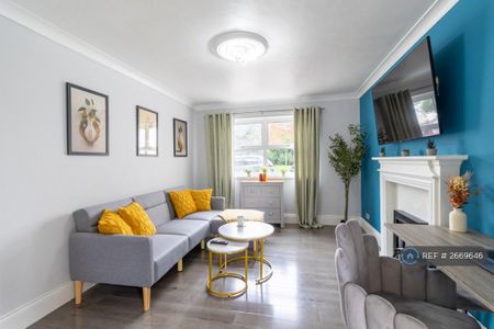 2 bedroom semi-detached house to rent - Photo 4