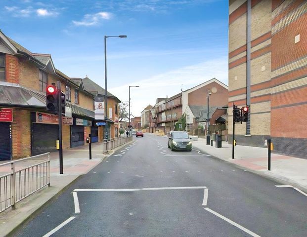 Studio to rent - Photo 1