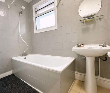 1 bedroom in a flat share to rent - Photo 6