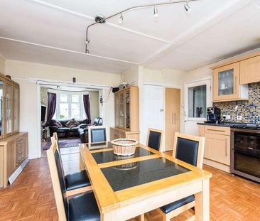 Waverley Avenue, Twickenham, TW2 - Photo 2