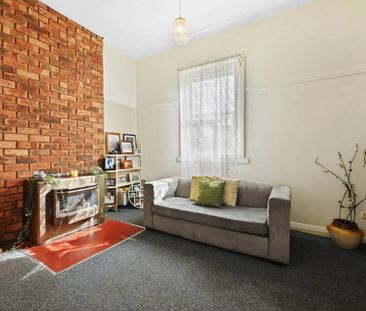 Cosy 3 Bedroom Home With Inner Town Location - Photo 4