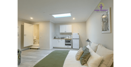 SHARED ACCOMODATION!! ONE SEPERATE ROOM AVAILABLE - AN OPPORTUNITY TO SAVE $$ - UTILITIES PROVIDED - Photo 4