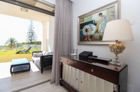 Townhouse in Sierra Blanca - Photo 2