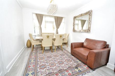 3 bedroom end of terrace house to rent - Photo 4