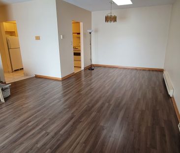 For Lease - 7116 MCLEOD Road Unit# 101, Niagara Falls, Ontario - Photo 2