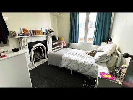 3 large bedroom flat super close to the Terrace - Photo 5