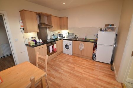 2 bedroom flat to rent - Photo 5