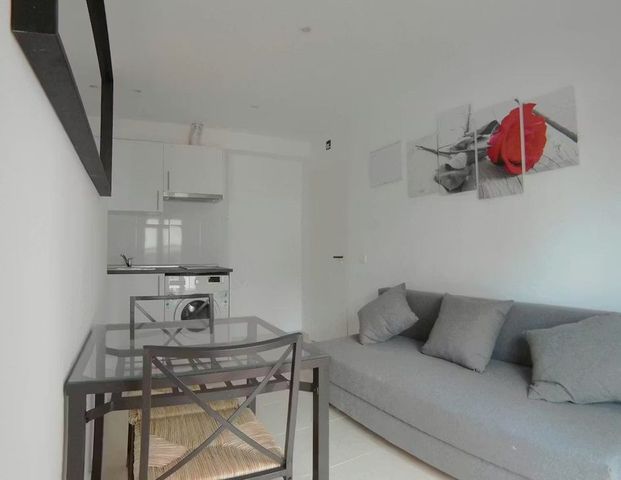 Calle de Antonio Prieto, Madrid, Community of Madrid 28026 - Foto 1
