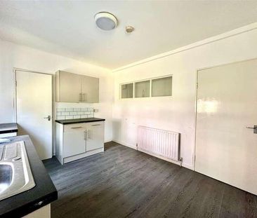 Canterbury Drive, Brighton, BN2 - Photo 3