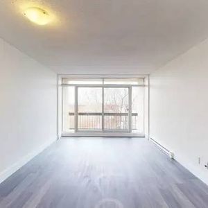 Pet-Friendly 3.5 Apartment for $1245/mois - Photo 2