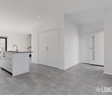 Modern Living in Clyde North – Convenience Meets Lifestyle - Photo 5