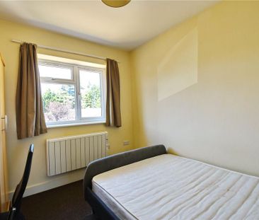 6 bedroom semi-detached house to rent - Photo 2