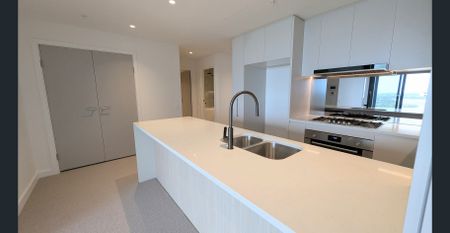 Luxury 3 Bed 3 Bath plus Study Water View Apartment - Rhodes Central - Photo 5