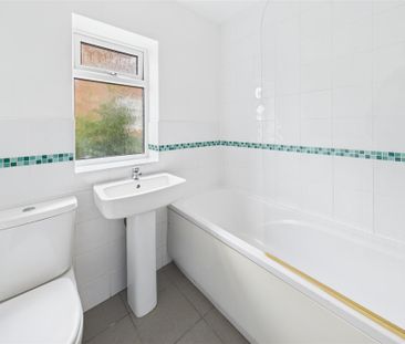 3 bedroom House to rent - Photo 2