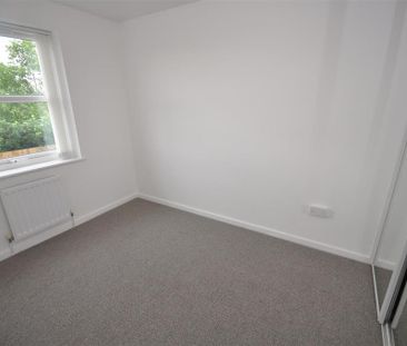 2 bedroom semi-detached house to rent - Photo 5