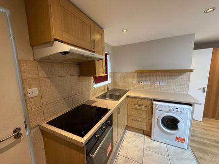 Studio Flat, Howard Road, E17 - Photo 5