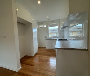Recently Renovated Two Bedroom Unit - Photo 5