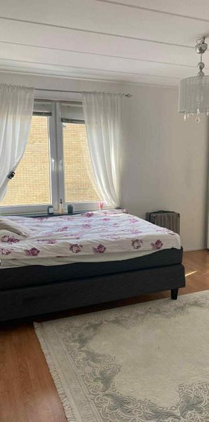 Bullerholmsgränd, Skärholmen - Foto 1