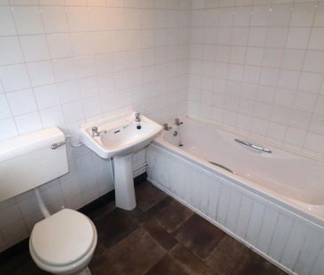 3 bedroom detached house to rent - Photo 4